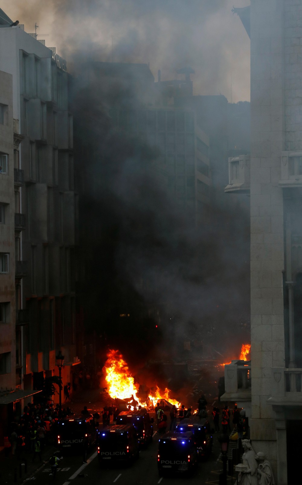 İspanya'da protestolar nedeniyle hayat durdu