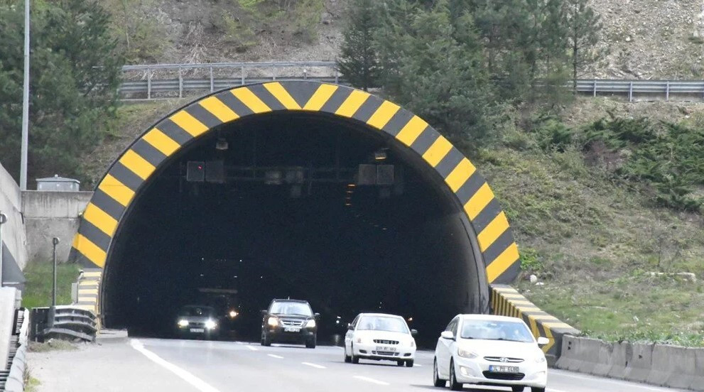 Bayram dönüşü trafikte büyük yoğunluk