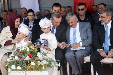 Erdoğan Bakan Yıldırım'dan borç aldı