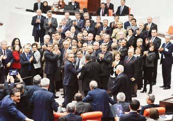 Siyasete girecek adaylara başarı tüyoları